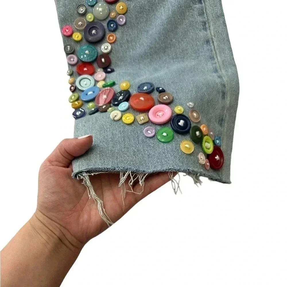 Wrangler Jeans Unique With Buttons Women’s Size 33x32 - Picture 2 of 9
